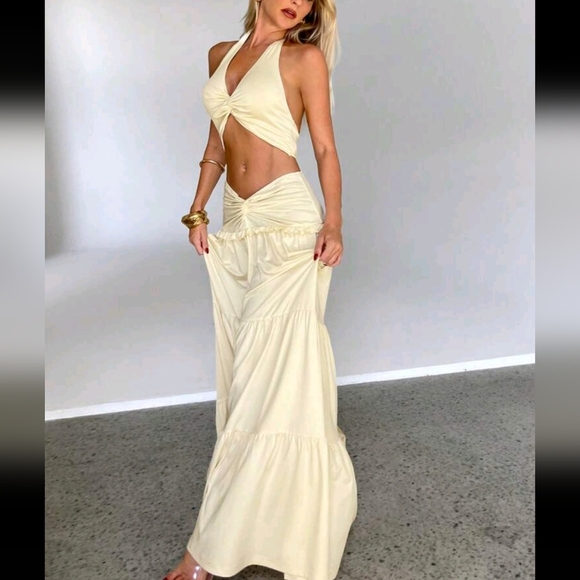 2pcs Set: Solid Color Twist Back Halter Neck Top And Super Long Skirt - Picture 1 of 4